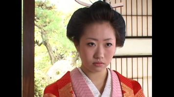 الجنس لطيف مع اثنين من الآسيويين مع رقائق كبيرة في الحمار ما يمارسونه بشكل جيد