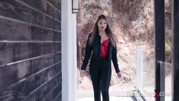 الاباحية الحرة على شبكة الإنترنت يمارس الجنس مع صديقته في الفم